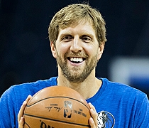 Dirk Nowitzki Signed Memorabilia
