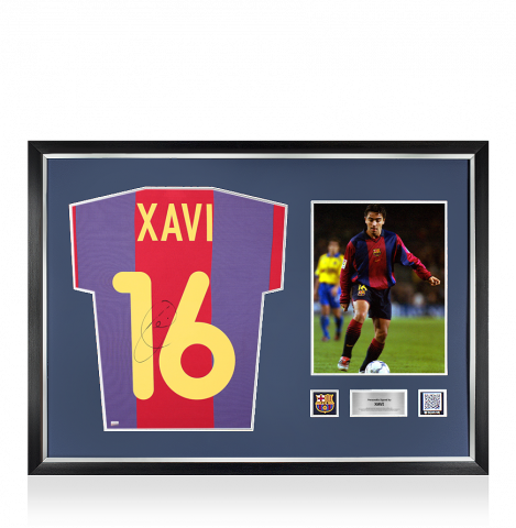 Xavi Official FC Barcelona Back Signed and Framed 2000-01 Home Shirt