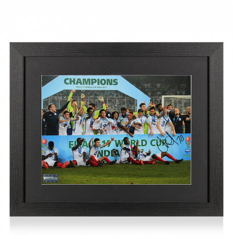 Callum Hudson-Odoi Signed England Photo In Black Wooden Frame: FIFA U17 World Cup 2017 Winner
