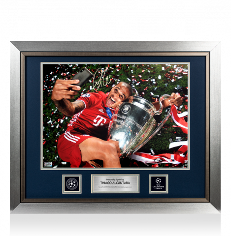 Thiago Alcantara Official UEFA Champions League Signed and Framed FC Bayern Munich Photo: 2020 UEFA Champions League Winner